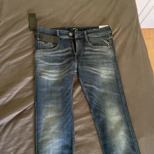 Replay jeans - Helt nya och oanvända. Säljs på grund av att jag köpte fel storlek