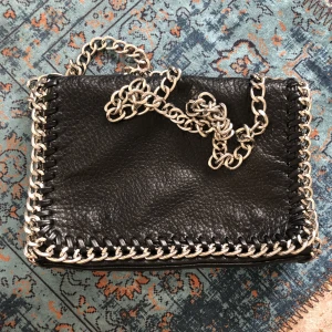 Stella McCartney likande - En as snygg Stella McCartney liknande väska!💗🌃🌟Bra kvalitet, inga defekter. Skriv för frågor mm