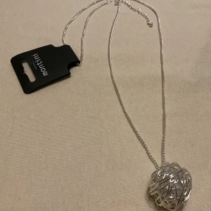 Oanvänd halsband  - Helt nytt halsband 