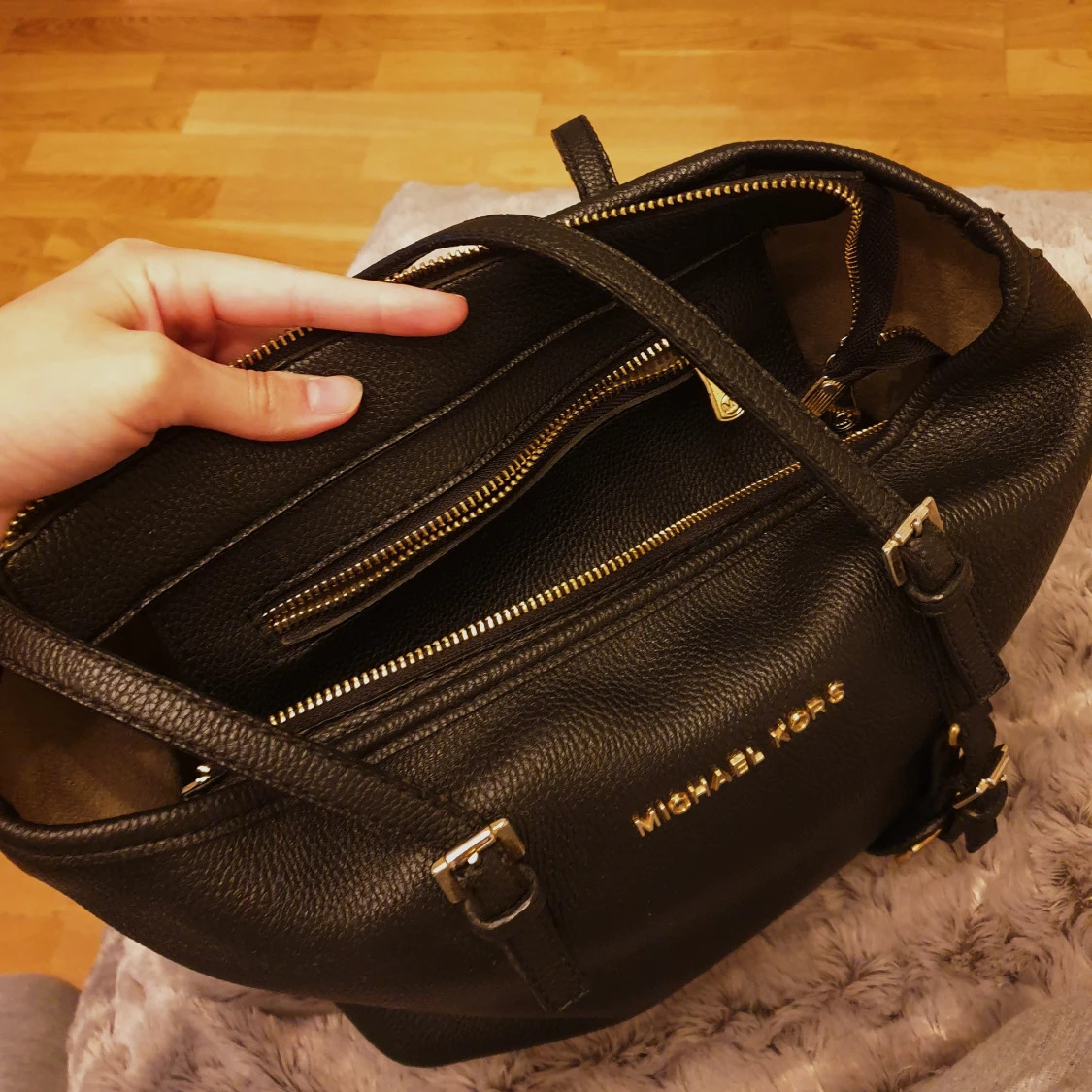 Michael Kors väska  - 90