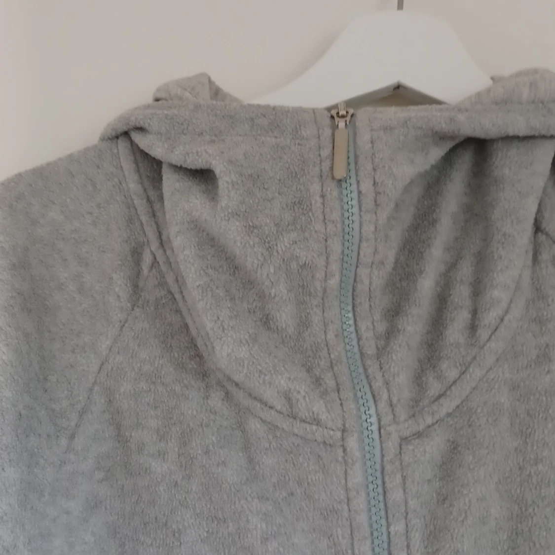 Fleece med luva och hög krage - 91