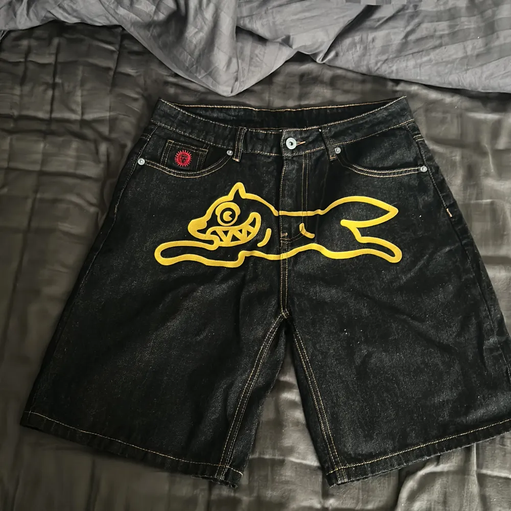 Oanvända rep 1.1 BBC icecream jeans shorts. Jeans & Byxor.