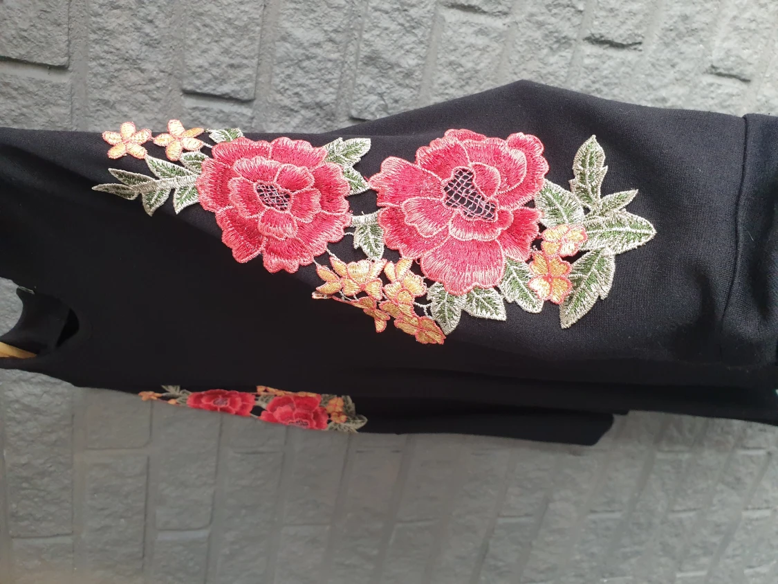 Svart klänning brodyr - 90