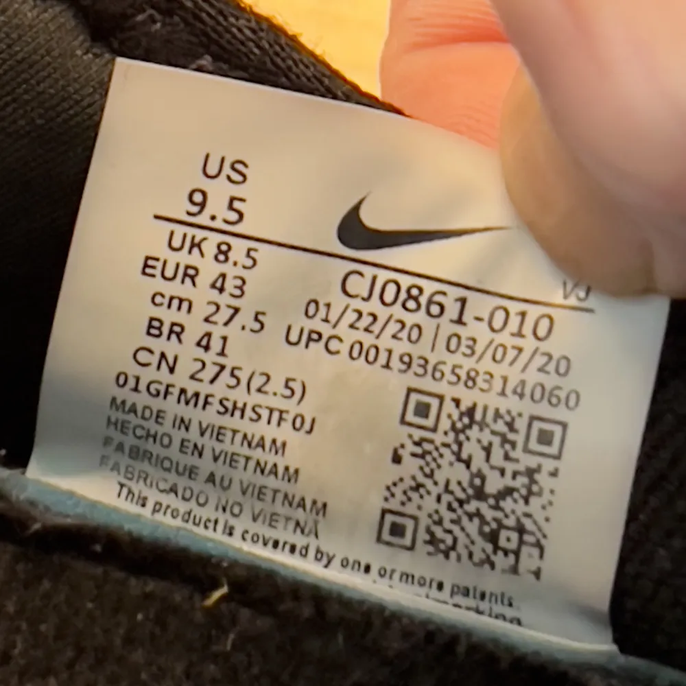 Säljer mina fina Nike Free Metcon 3. De är i väldigt gott skick pga jag har använt de sparsamt och få gånger  (högst 15 gånger). Bra allround sko till gymmet. stl. 43. Skor.