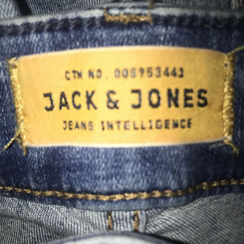 Hej säljer mina Jack and Jones jean pga att de är för små. Har kanske använt de 5 gånger.. Jeans & Byxor.