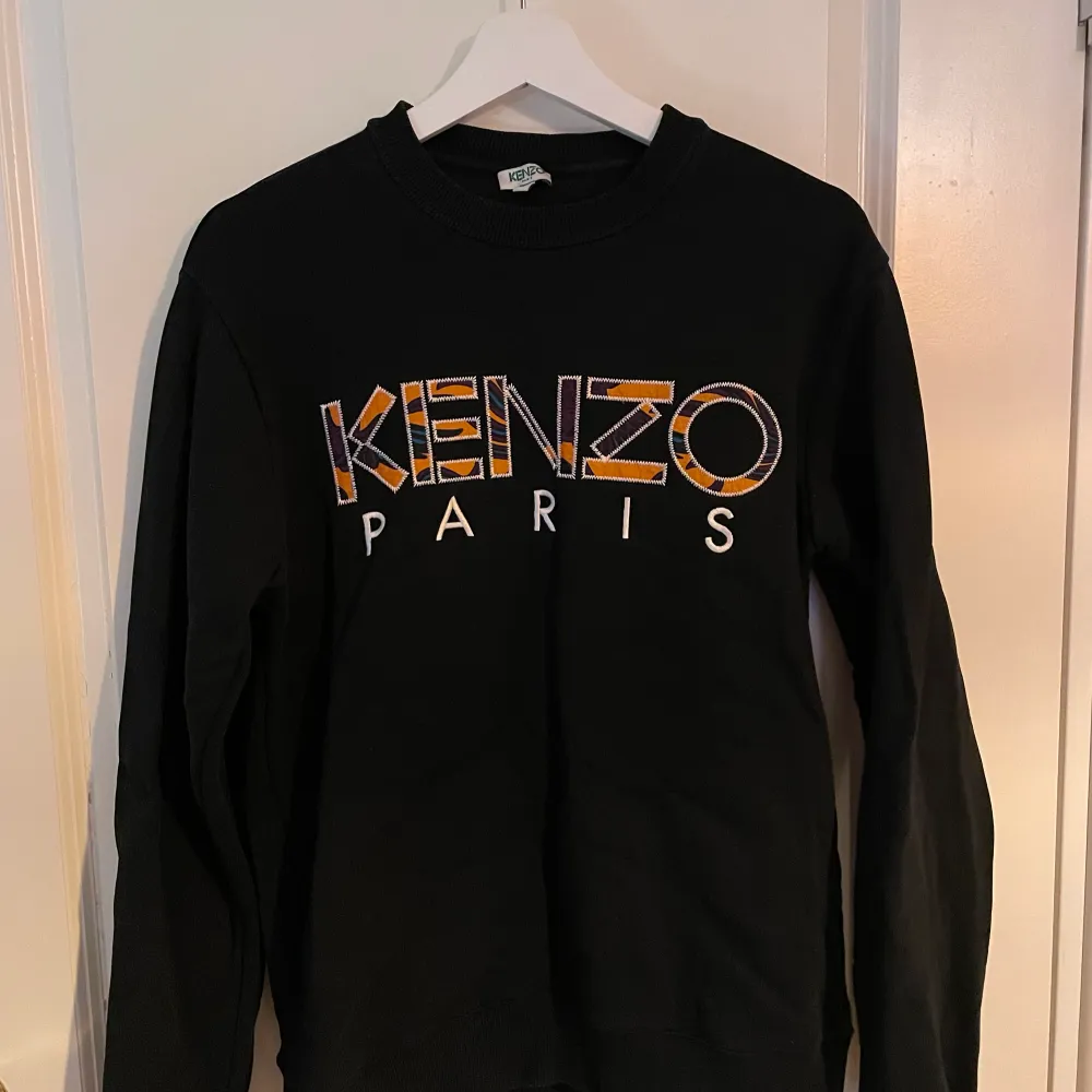 Kenzo sweatshirt, aldrig använd, säljer då den är för stor.. Tröjor & Koftor.