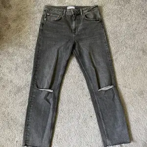 ZARA jeans i nyskick 💕 Storlek 40. Stretchigt material 