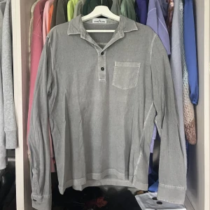 Stone island tröja - Detta är en Stone Island tröja i storlek Large✨ Har inga slitage eller flåckar