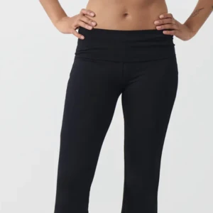 yoga pants - säljer dessa yoga pants som är väldigt populära just nu, aldrig använt dom då jag fick fel färg men hann inte lämna tillbaka dom, storlek XXS från gina tricot 