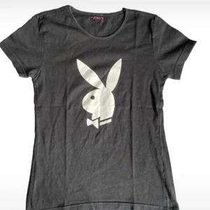 Playboy tröja - (Lånad bild) lägger upp igen, jättefin tröja från playboy och så fin, tröttnat lite på den, kom privat för fler bilder❤️