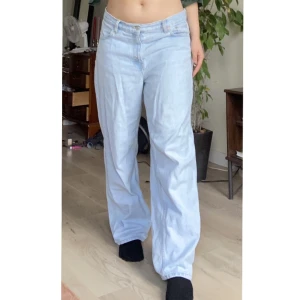 Ljusblå jeans - Ett par jeans från weekday!