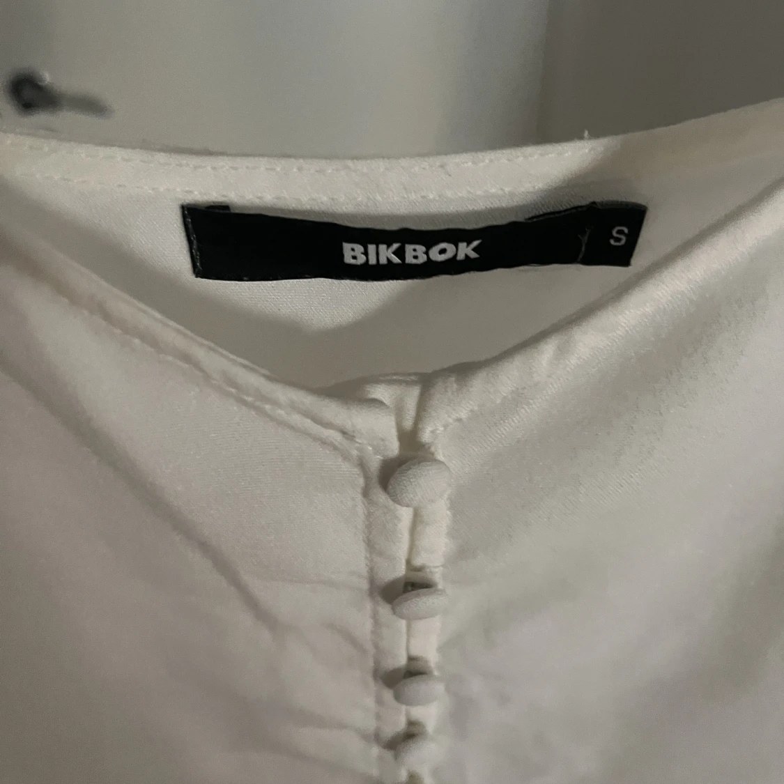 Vit topp bik bok  - 90