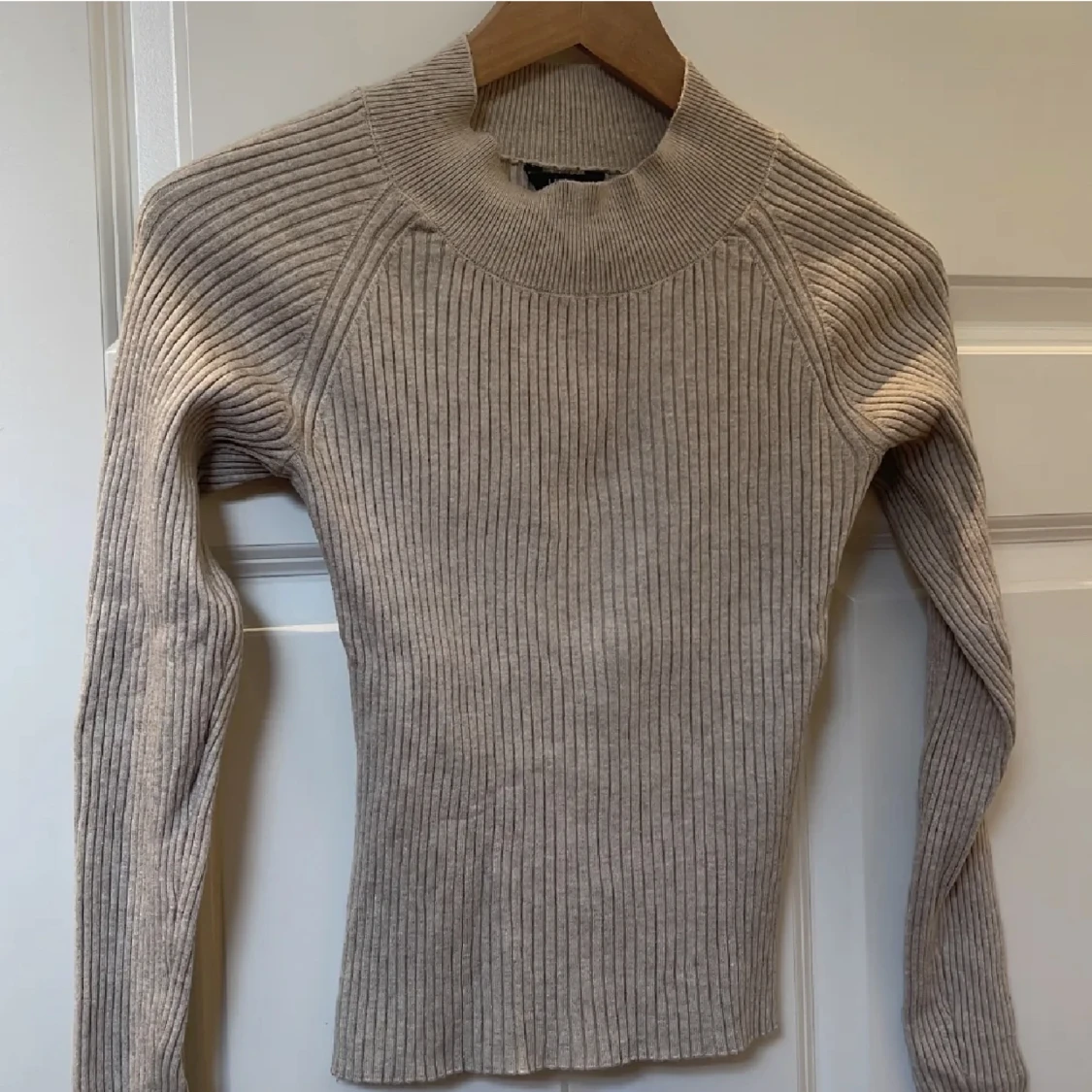 Beige tröja från LINDEX i nyskick! 