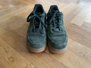 Nike air force  - Köpta här på plick för ett par år sedan. 