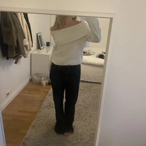 Tröja - Off shoulder tröja från Nelly. 