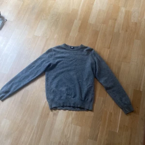 Uniqlo Kahsmir - 100% Kashmir tröja från uniqlo Storlek M men passar S