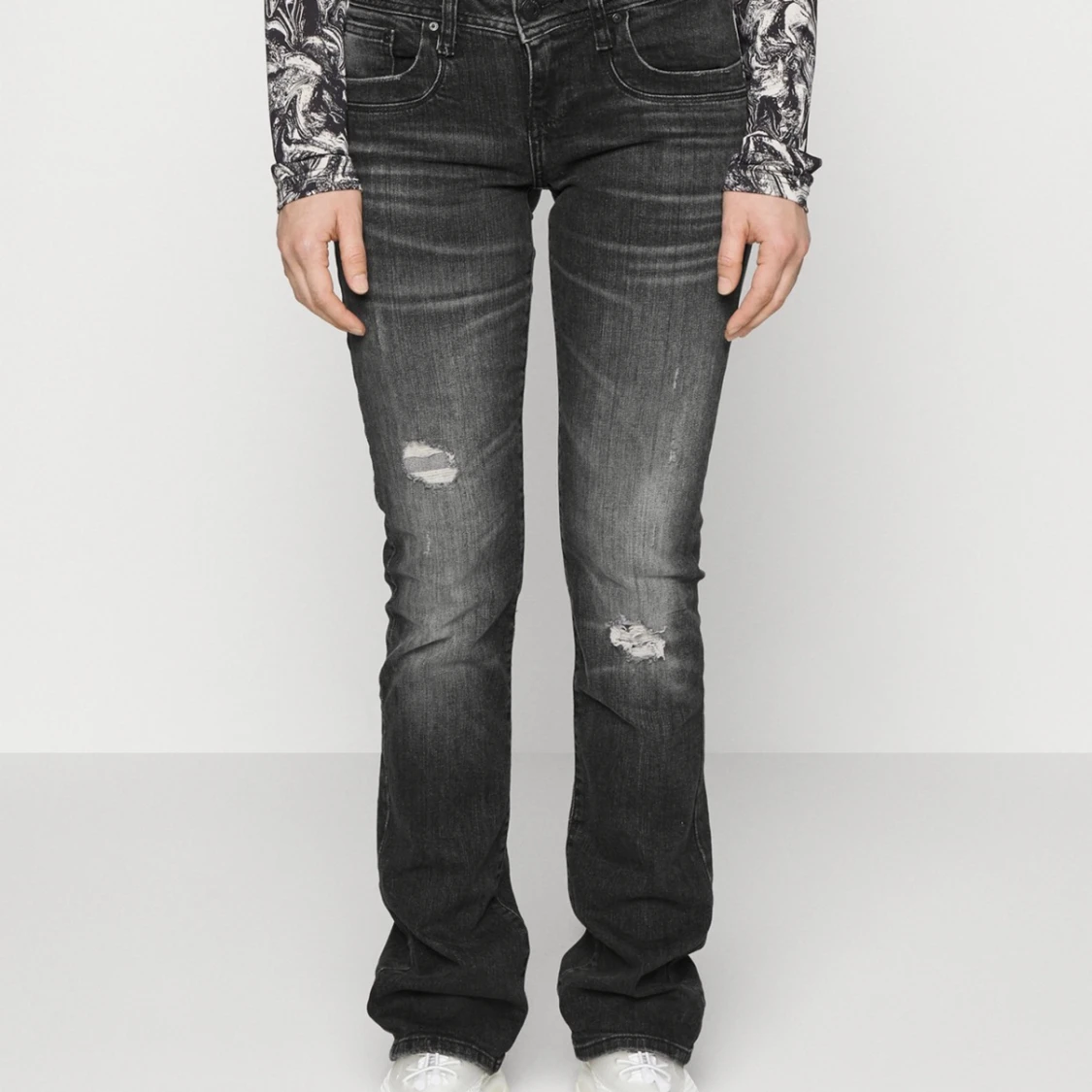 Lågmidjade jeans från lbt  - 90