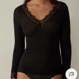 Intermissmi tröja - Säljer min helt underbara tröja, lapparna är bort klippta då dom va ivägen. Pris kan såklart diskuteras🫶🏻🫶🏻