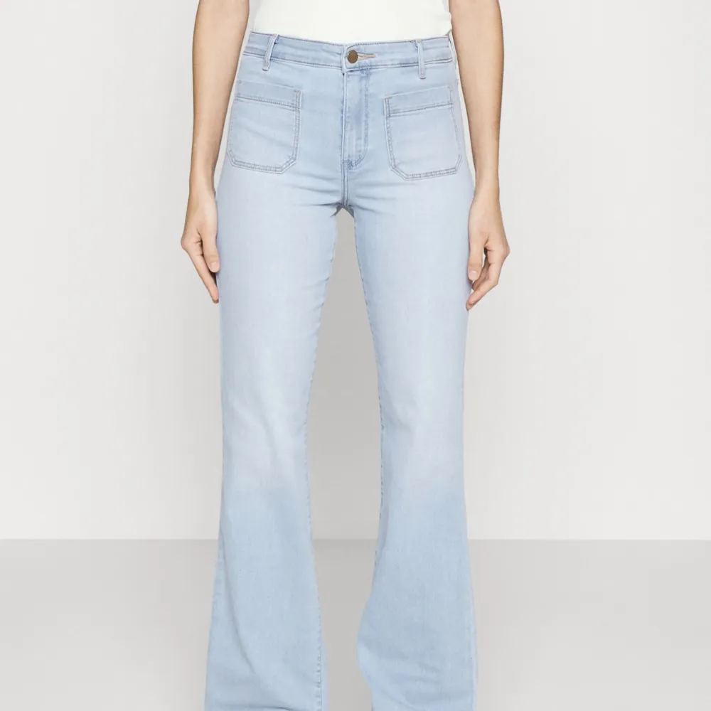 Jättejättesköna, bekväma o långa jeans från Wrangler! Sparsamt använda! 💕❣️. Jeans & Byxor.