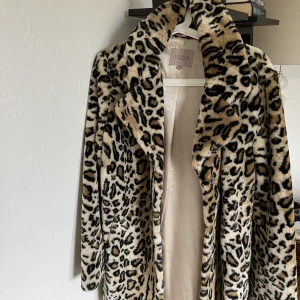 Kappa Leopard - Kappa i leopard mönster storlek 38. Endast testas 1 gång så är som nyskick. 