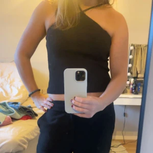 Topp - Säljer denna snygga topp. Perfekt till sommaren💘