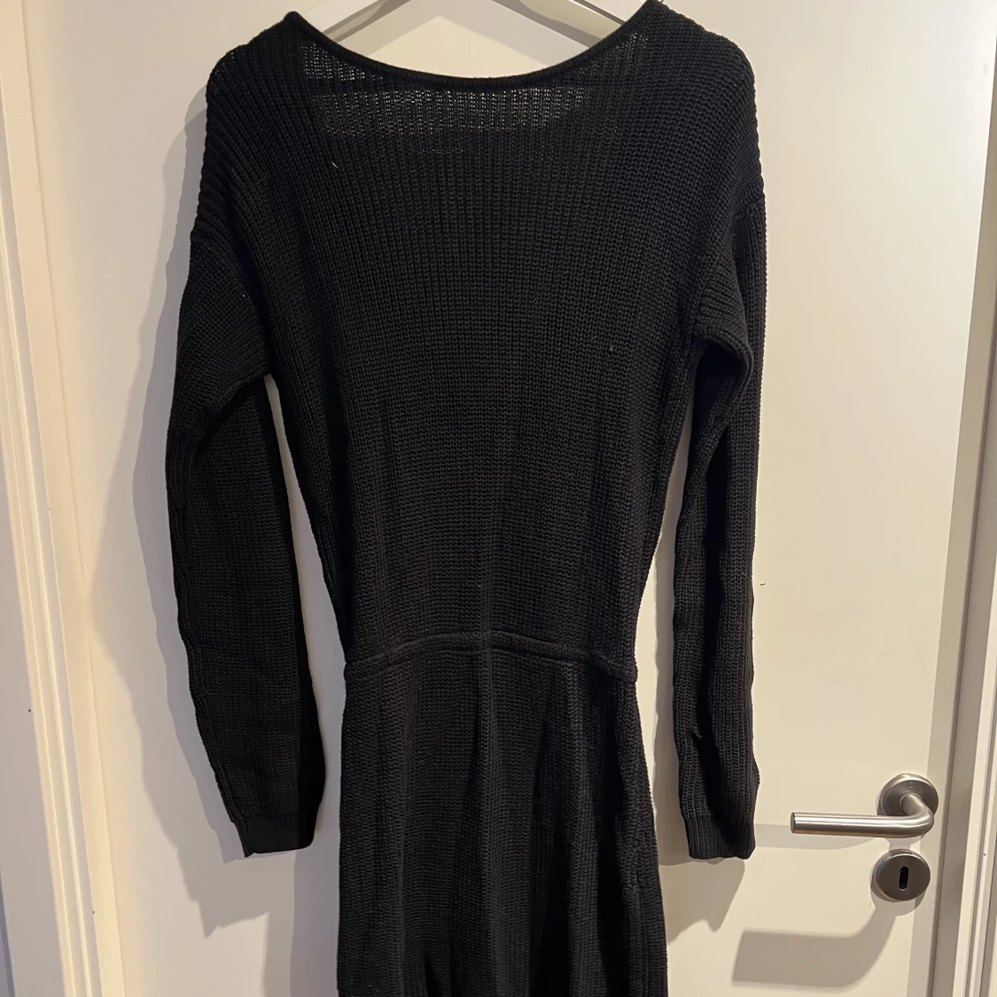 Stickad svar klänning  - 90