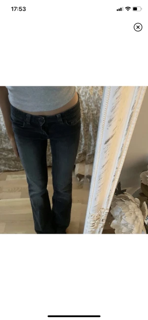 Lågmidjade jeans  - Lågmidjade jeans, storlek xs. Inga defekter. Lägger ut igen pga oseriös köpare. 