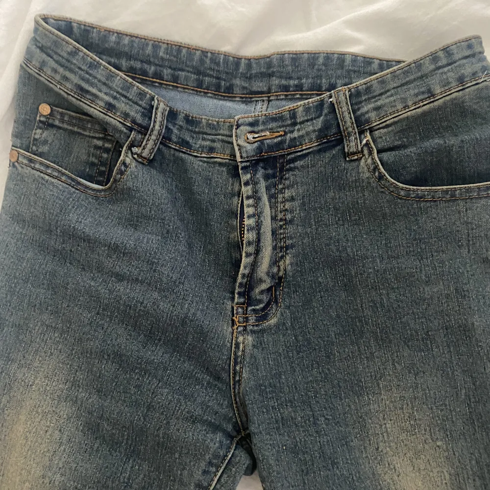 70- tals jeans  Midja:26-27 Längd:32. Jeans & Byxor.
