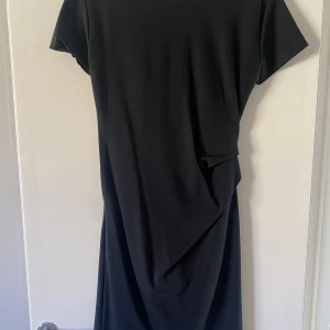 Klänning - Rynkad klänning, nyskick 