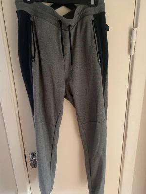 Mjukis från soc - Grå mjukis från Soc.  Använt skick 