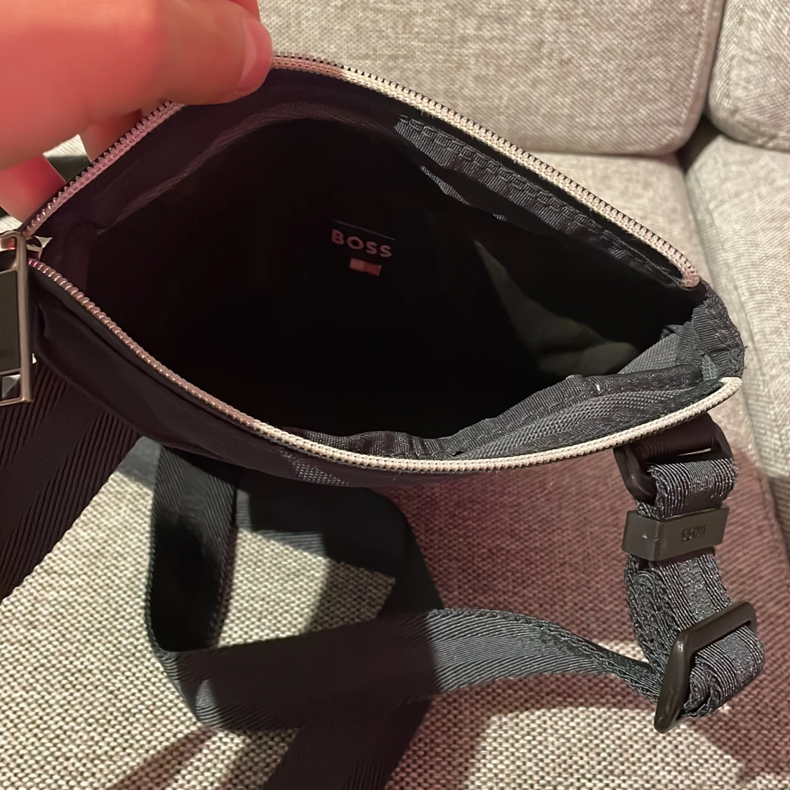 Hugo boss väska - 91