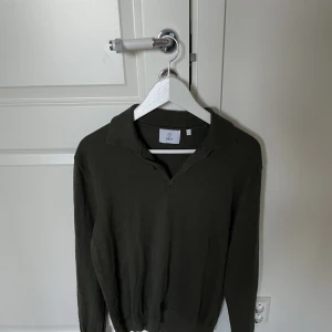 Bläck tröja - Nypris 699:) St M