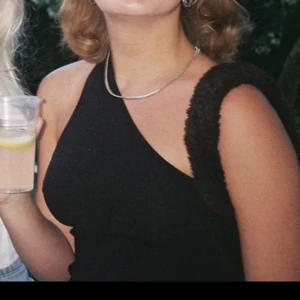 One shoulder linne - Super fint linne från Other storys Inköpspris 349kr Bra skick 