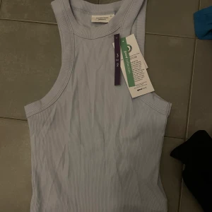 Gina topp - Helt ny, aldrig använd. Strl xs, 50kr, köparen står för frakten 