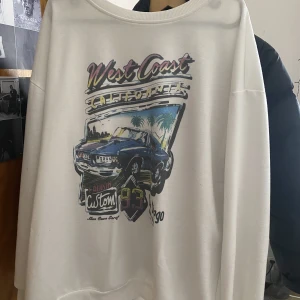 Tröja - Tunn, väldigt oversized för mig som brukar ha S/M