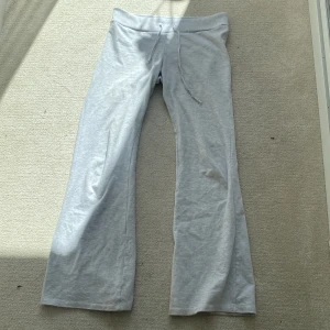 Mjukisbyxor  - Ett par jättefina gråa mjukisbyxor från brandy. Använda ett fåtal gånger💕
