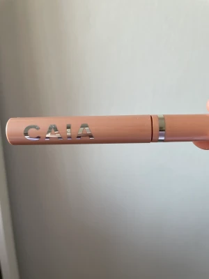 Mascara  - En helt ny mascara jag har testat den men inte mer än så och jag säljer den för att jag har än annan och jag har redan för mycket smink❤️