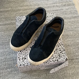 Eytys doja - Svarta eytys doja i size 38, dustbag och originalbox följer med! Använda men gott skick 