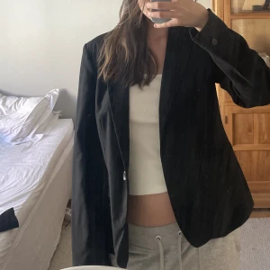 Kavaj - Svart kavaj från Zara, storlek 38😍 