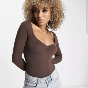 Asos body  - Skit snygg body  Passa ej mig Helt oanvänd 