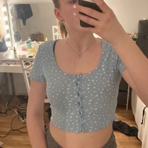 Gullig sommar topp - En jätte gullig sommar topp i storlek S. Säljer den då den inte är min stil längre