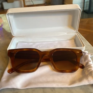 Chimi 04 havanna - Jag säljer nu mina sparsamt använda Chimi 04 havanna. Använda ca 5 gånger och skick är 9/10. Jag säljer dem för att jag helt ärligt inte använder dem. Nypris: 1200 Mitt pris:850 vilket är ett riktigt kap! Möta gärna upp Lidingö/centrala Stockholm!