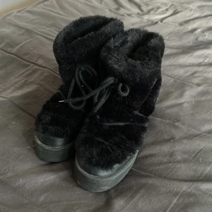 Skor från h&m - Köpte i vintras och använde ungefär 10 tal gånger 