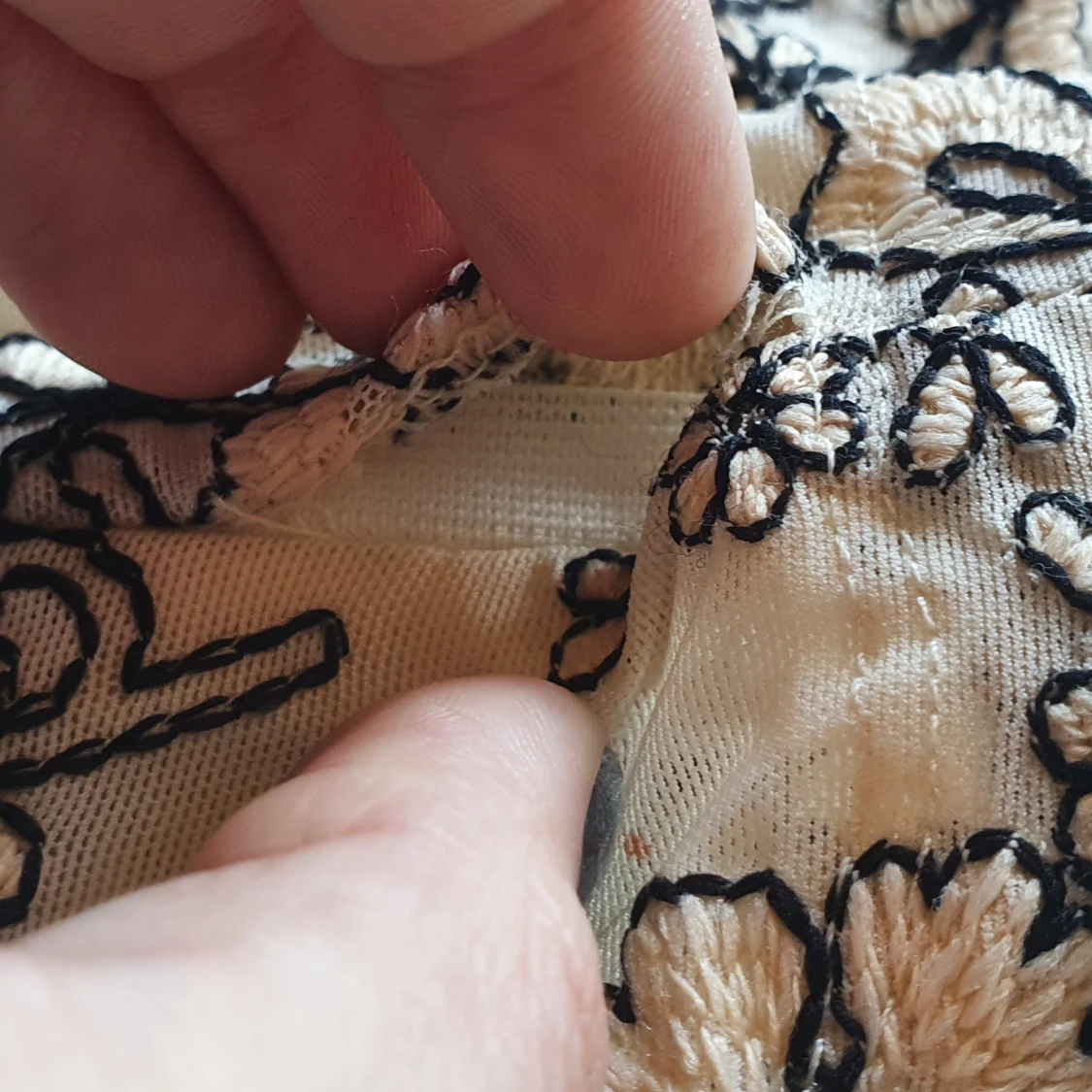 Superfin korsett med broderat mönster - 91