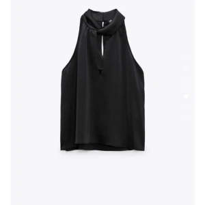 Svart topp  - Superfin sidentopp från zara. Tryck gärna på ”köp nu”💞