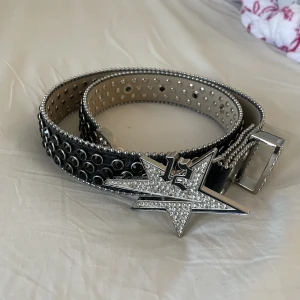 Diamond Star black belt - Oanvänt och nytt bälte, låda tillkommer.  106 cm