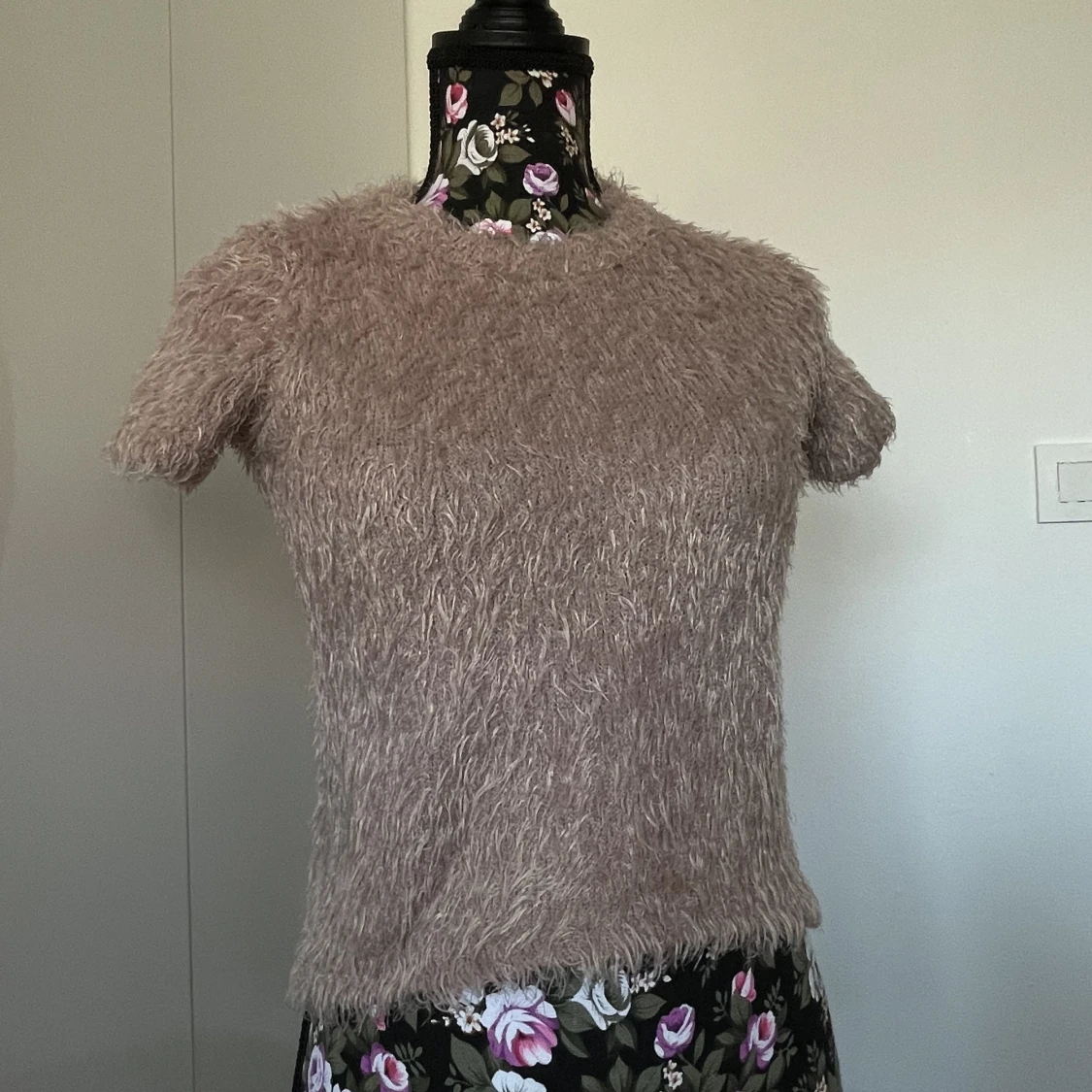 Rosa lurvig tröja  - 90