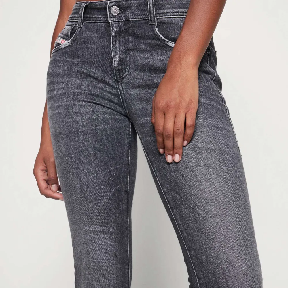Säljer mina diesel jeans då de är för stora💕. Jeans & Byxor.