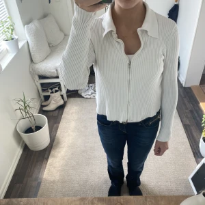 Tröja/ kofta - Jättefin kofta från NAKD. Storlek XXL men passar mig som brukar bära s/xs.