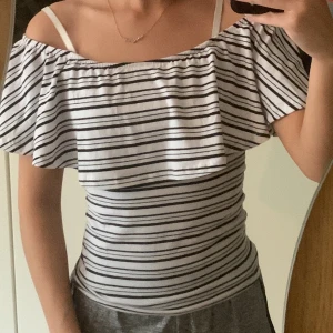 Topp från Cubus - Snygg randig topp köpt på cubus